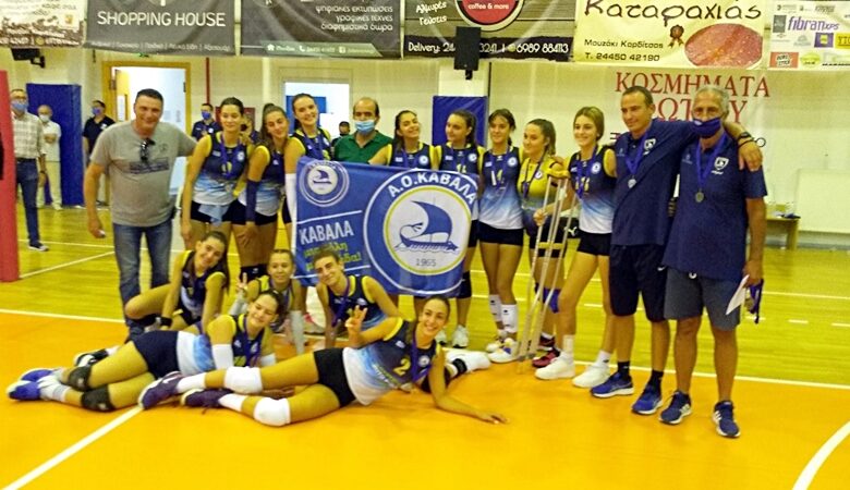 Ο-Αντιπεριφερειάρχης-Καβάλας-συγχαίρει-την-ομάδα-βόλεϊ-του-ΑΟΚ