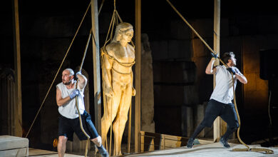 «Τα-αγάλματα-περιμένουν»-στο-Αρχαίο-Θέατρο-Φιλίππων