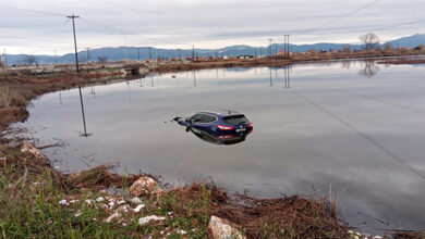 Αυτοκίνητο-«βούτηξε»-στη-λιμνοθάλασσα-της-Κεραμωτής