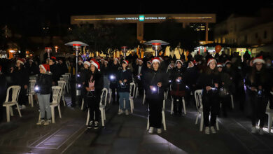 Καβάλα:-Φωταγώγηση-του-χριστουγεννιάτικου-δέντρου-με-πρωταγωνιστές-τα-παιδιά