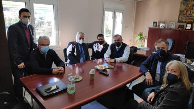 Δήμαρχος-και-δικηγόροι-συζήτησαν-για-το-Ειρηνοδικείο-της-Θάσου