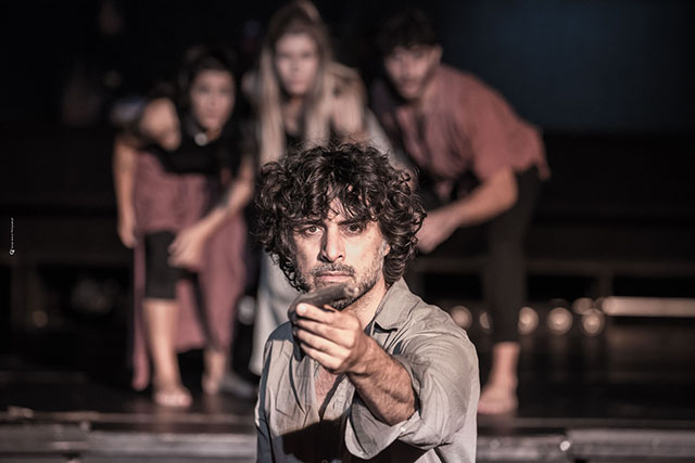 «Ιστορία-ενός-σκύλου-που-τον-έλεγαν-πιστό»-του-Λούις-Σεπούλβεδα-στο-«metropolitan»-Θεσσαλονίκης