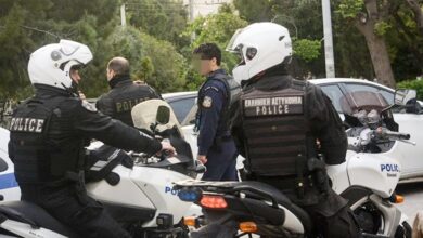 Συνελήφθησαν-2-διακινητές-οι-οποίοι-προωθούσαν-στο-εσωτερικό-της-χώρας-μη-νόμιμους-μετανάστες