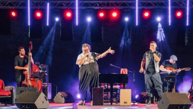 Το-cosmopolis-2022-φιλοξένησε-τον- Σταμάτη-Κραουνάκη-και-το-Φρούριο-κατακλύστηκε-από-κόσμο