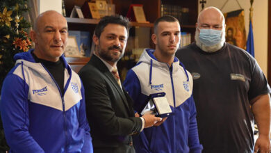 Βράβευση-του-Παγκόσμιου-Πρωταθλητή-στην-Πυγμαχία-Χρήστου-Καραΐτη