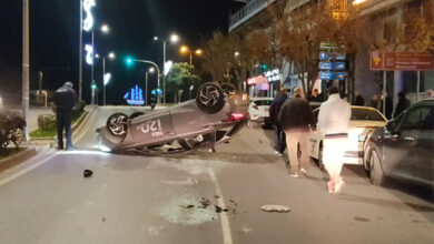 Καβάλα:-Αυτοκίνητο-ανατράπηκε-επί-της-οδού-Ερυθρού-Σταυρού