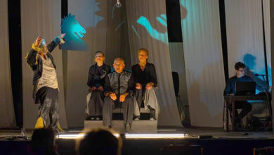 «Το-θείο-τραγί»-του-Γιάννη-Σκαρίμπα-από-την-ομάδα-«Γκραν-Γκινιόλ»-στη-«Μικρή-Σκηνή»-Θεσσαλονίκης