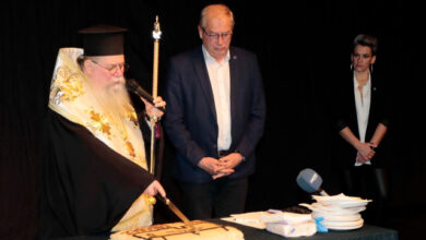 Οι-εργαζόμενοι-του-Δήμου-Καβάλας-έκοψαν-βασιλόπιτα