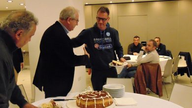 Έκοψαν-πίτα-για-το-Εργασιακό-Πρωτάθλημα-Μπάσκετ