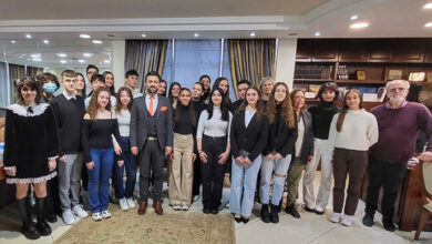 Μαθητές-και-μαθήτριες-του-5ου- ΓΕΛ-Καβάλας-βράβευσε-ο-Αλέξης-Πολίτης