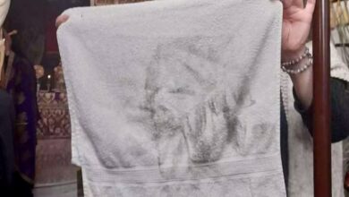 «Ιερή»-πετσέτα-στην-Ημαθία-–-«Φρένο»-από-τον-μητροπολίτη-στο-«θαύμα»-του-χωριού,-που-το-2003-θρήνησε-21-μαθητές-στα-Τέμπη