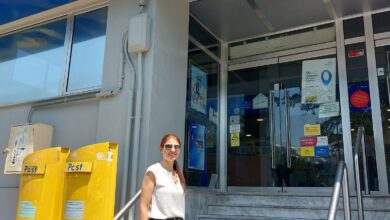 Επίσκεψη-και-ενημέρωση-της-βουλευτού-ΝΔ-Αγγελικής-Δεληκάρη-στα-ΕΛΤΑ-Καβάλας