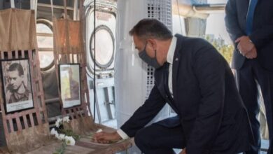 Ο-nίκος-Παναγιωτόπουλος-τιμά-την-μνήμη-του-Ήρωα-Δημήτρη-Τσαμκιράνη