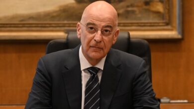 Δένδιας-για-φωτιά-στη-Νέα-Αγχίαλο:-Κατεπείγουσα-ΕΔΕ-για-τις-εκρήξεις-στην-111-ΠΜ-–-«Εάν-υπάρχουν-ευθύνες,-θα-αποδοθούν»