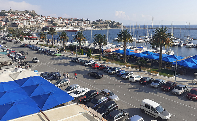 Ανοιχτή-η-Εθνικής-Αντιστάσεως-στη-διάρκεια-του-summer-shopping-night