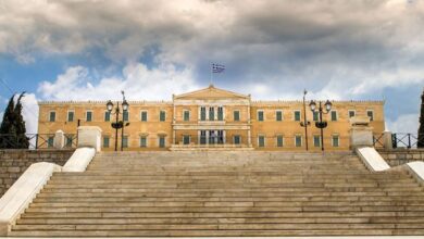 Βουλή:-Αρχίζει-η-«μάχη»-για-τον-κρατικό-Προϋπολογισμό-του-2024-–-Τα-μέτρα-που-προβλέπει