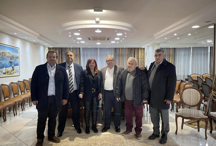 Συνάντηση-του-προεδρείου-της-ΔΕΕΠ-Καβάλας-με-τον-Θόδωρο-Μαρκόπουλο