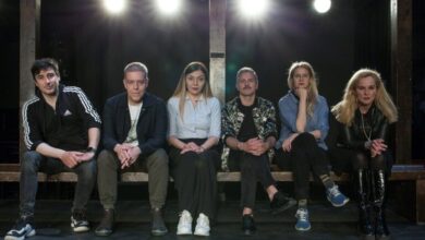 «Υπερβολές»:-Μια-παράσταση-των-Γ-Καλαβριανού,-Μ-Κάλμπαρη,-Β.-Μαυρογεωργίου,-στο-«Αντιγόνη-Βαλάκου»
