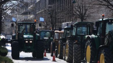 Αγρότες:-Κλείνουν-εθνικές-και-επαρχιακές-οδούς-και-κατεβαίνουν-στην-Αθήνα-με-τρακτέρ