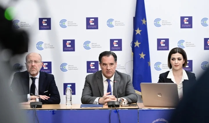 Προσωπικός-γιατρός:-Έρχονται-1.300-προσλήψεις-στην-πρωτοβάθμια-φροντίδα-–-Δημιουργούνται-επτά-πανεπιστημιακά-Κέντρα-Υγείας