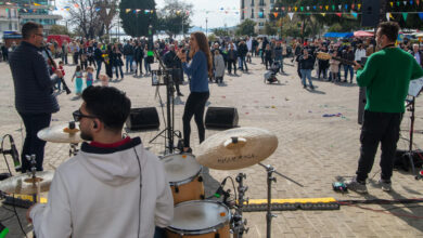 Πολύς-κόσμος-στο-carnival-shopping-party