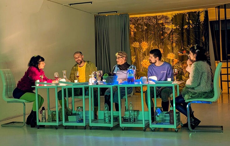 «ΠΡΟΣ-ΜΕΝΟΙΚΕΑ»-–-μία-παυσίλυπος-κωμωδία- στον-αγωγό-τέχνης-transendance