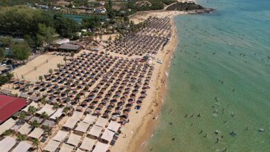 Πυρκαγιά-σε-παραλιακό-μπαρ-στους-Αμμόλοφους