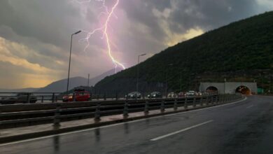 Τραγωδία-στην-Χαλκιδική:-Νεκρή-13χρονη-από-κεραυνό-–-«Σκοτώθηκε-ακαριαία»