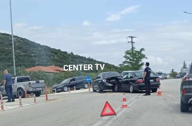 Τροχαίο-υλικών-ζημιών-έξω-από-τη-Νέα-Πέραμο-στον-κόμβο-για-τον-Άγιο-Ανδρέα