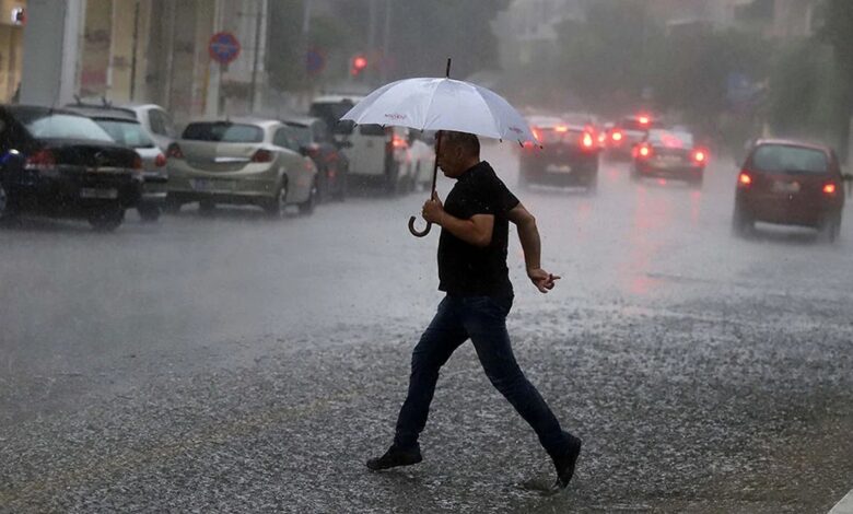 Καιρός:-Έρχεται-δύσκολο-τριήμερο-με-βροχές-και-καταιγίδες-–-Κίνδυνος-πλημμυρικών-φαινομένων-λόγω-της-«Ψυχρής-Λίμνης»
