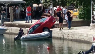 Αυτοκίνητο-έκανε-«βουτιά»-στο-λιμανάκι-των-Σφαγείων