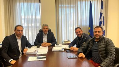 Στο-γραφείο-του-Περιφερειάρχη-ΑΜΘ-ο-Πρόεδρος-του-ΓΣ-Ελευθερούπολης-bc-,-Θανάσης-Φιλόσογλου-και-ο-Τεχνικό-Διευθυντής-Βασίλης-Μουλάκης