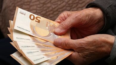 Θεσσαλονίκη:-Προσποιήθηκαν-τους-υπαλλήλους-της-ΔΕΗ-και-έκλεψαν-200.000-ευρώ-από-82χρονη