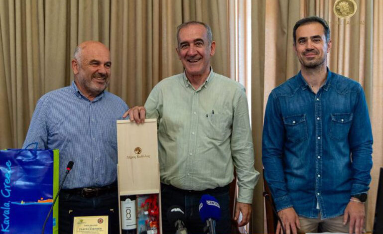 Σύγκληση-του-ΤΕΣΟΠΠ.-Δήμου-Καβάλας-και-βράβευση-του-Σταύρου-Κιβράκη