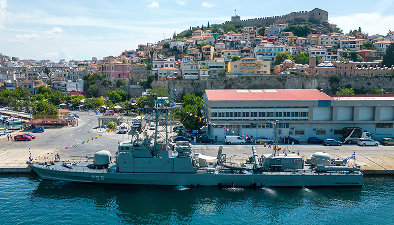 Στο-λιμάνι-της-Καβάλας-«Απόστολος-Παύλος»-η-ΤΠΚ-«ΝΤΕΓΙΑΝΝΗΣ»