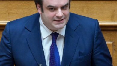 Πιερρακάκης:-Μηδενίζονται-οι-χρεώσεις-για-αναλήψεις-από-ΑΤΜ