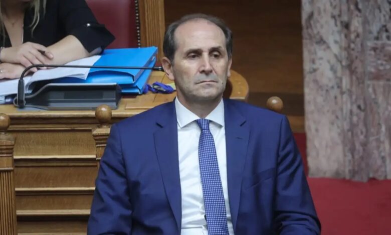 Πέθανε-από-ανακοπή-καρδιάς-ο-Απόστολος-Βεσυρόπουλος-–-Ήταν-59-ετών