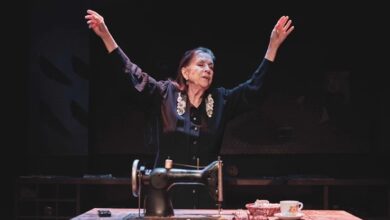 «Μια-ζωή-–-Ο-μονόλογος-μιας-μοδίστρας»-στο-«Βασιλικό-Θέατρο»