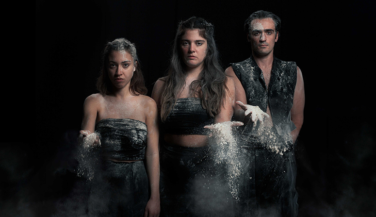 «Πετριχώρα»:-Η-ιστορία-του-γιοφυριού-της-Άρτας-στο-Θέατρο-Αντιγόνη-Βαλάκου