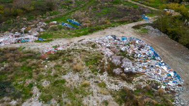 Δήμος-Καβάλας:-Έλεγχοι-και-πρόστιμα-για-παράνομη-ρίψη-μπαζών-και-απορριμμάτων-στο-Περιγιάλι