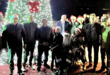 Φαντασμαγορική-η-φωταγώγηση-του-Χριστουγεννιάτικου-Δέντρου-στον-Λιμένα-της-Θάσου