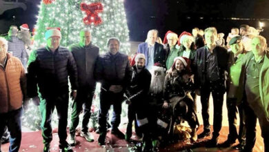 Φαντασμαγορική-η-φωταγώγηση-του-Χριστουγεννιάτικου-Δέντρου-στον-Λιμένα-της-Θάσου