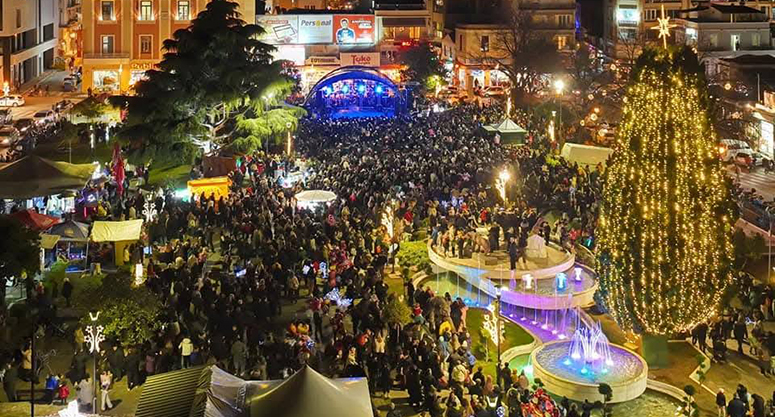 Δήμος-Καβάλας:-Πορεία-με-φαναράκια-προς-την-πλατεία-Ελευθερίας