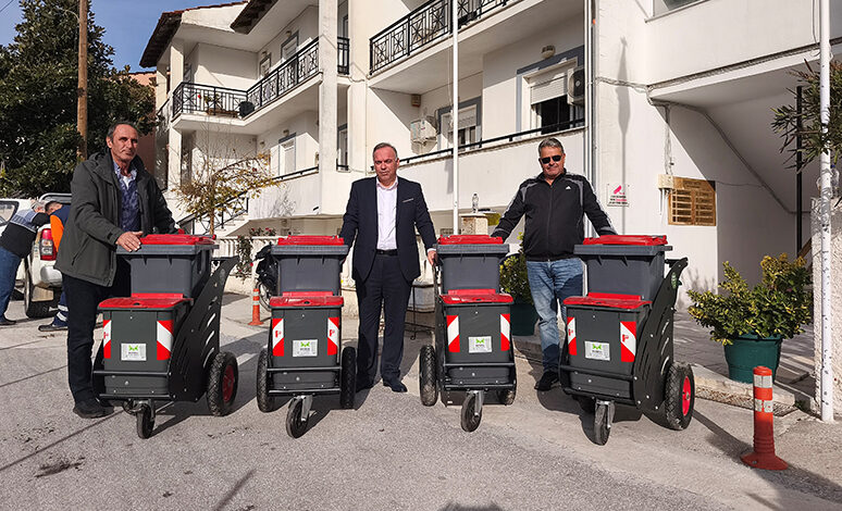 Παραλαβή-25-χειραμαξιδίων-οδοκαθαριστών-από-τον-Δήμο-Θάσου