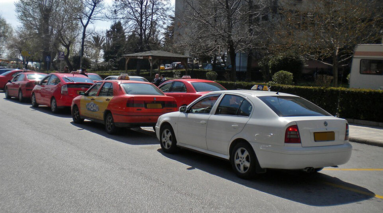 Δυσαρεστημένοι-οι-ιδιοκτήτες-ταξί-για-την-απόρριψη-της-απόφασης-που-αφορά-την-πιάτσα-στη-Βενιζέλου