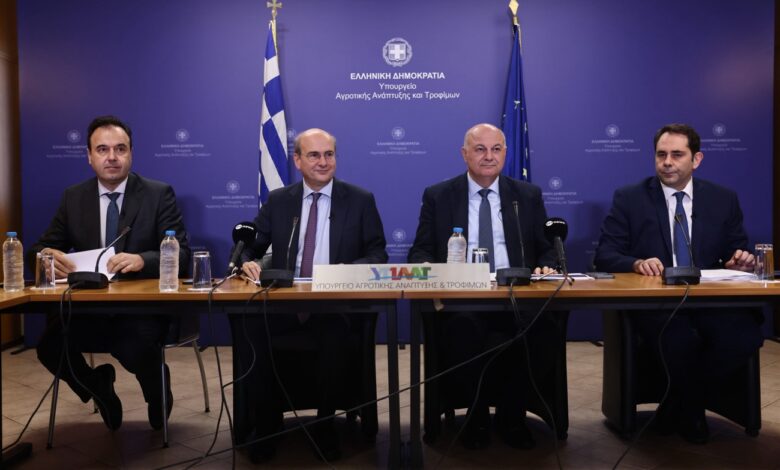 Αγρότες:-Η-εξειδίκευση-των-μέτρων-–-Στα-8,5-λεπτά-η-κιλοβατώρα,-μέσω-εφαρμογής-η-επιστροφή-του-ΕΦΚ-πετρελαίου-στην-αντλία