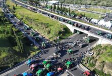 Αγρότες:-Την-ώρα-της-συνάντησης-κλείνουμε-δρόμους-σε-όλη-την-Ελλάδα-–-Κλιμακώνουν-τα-μπλόκα-της-Πανελλαδικής