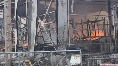 Τρεις-γυναίκες-νεκρές-από-τη-μεγάλη-φωτιά-στο-εργοστάσιο-της-Βιολάντα-στα-Τρίκαλα