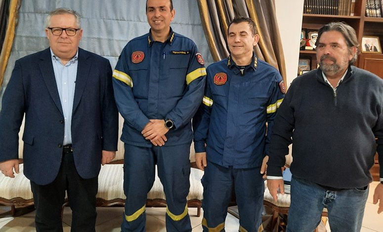 Ο-νέος-Διοικητής-της-Πυροσβεστικής-στον-Αντιπεριφερειάρχη-Καβάλας