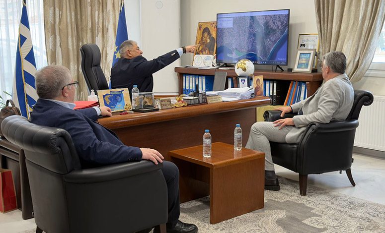 Σύσκεψη-υπό-τον-Περιφερειάρχη-ΑΜ-Θ-Χριστόδουλο-Τοψίδη-στο-Δημαρχείο-Νέστου